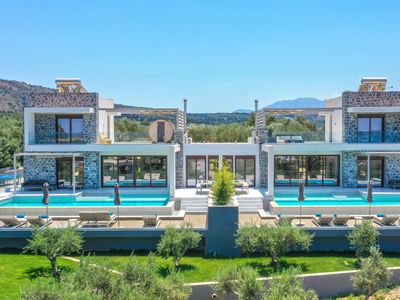 Elegant Nature Villa with Private Sauna by etouri