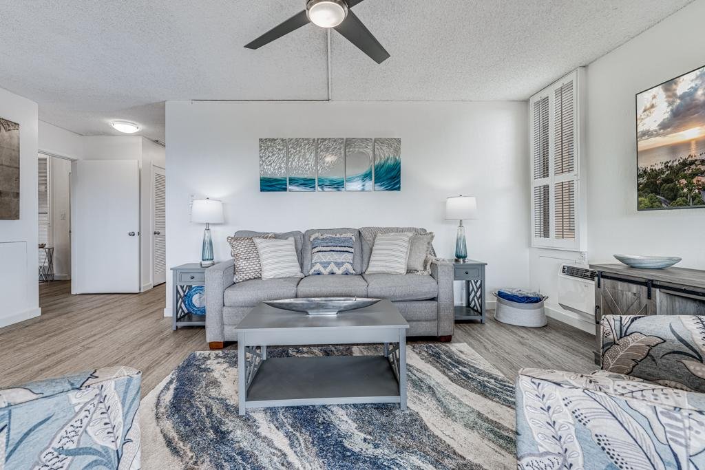 Gorgeous Expansive Condo in Wailea with HUGE Lanai gallery image 5