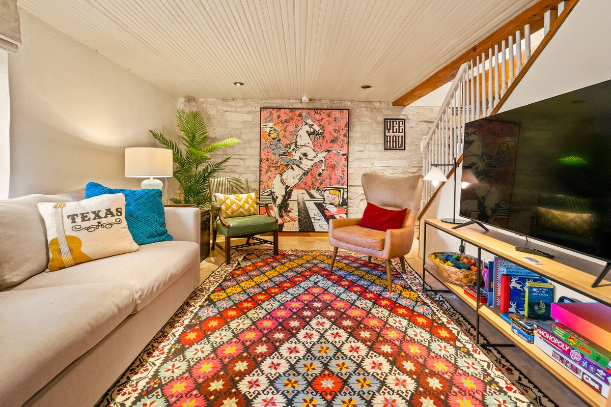 SoCo 2 blks | Big Home w Cabin | Pool & BBQ | FUN!