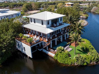 Ritz-Carlton Villa by RC Cayman Residences Rentals