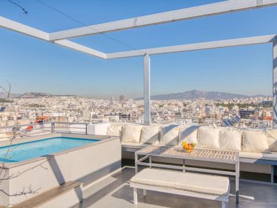360 Athen’s view at lux two storey penthouse!
