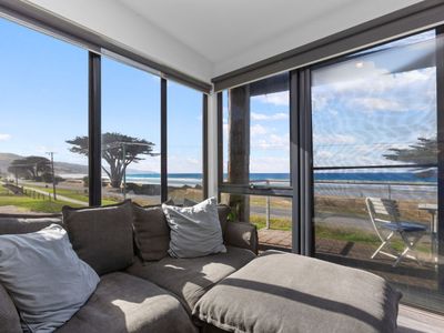 Blue Sea – Beachfront Escape