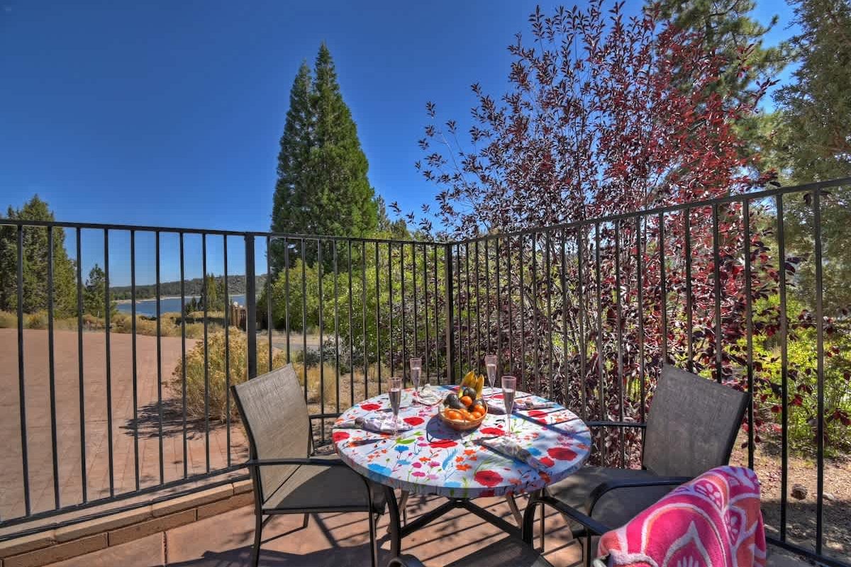 Brand New Listing with Lake View, Hot Tub, Fire gallery image 5