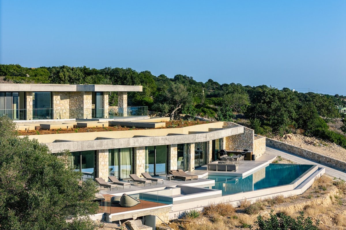 Modern Architecture with Daily Cleaning by etouri gallery image 4