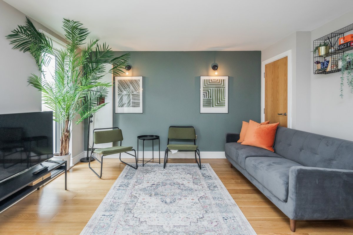 The Hankey Place | Creed Stay