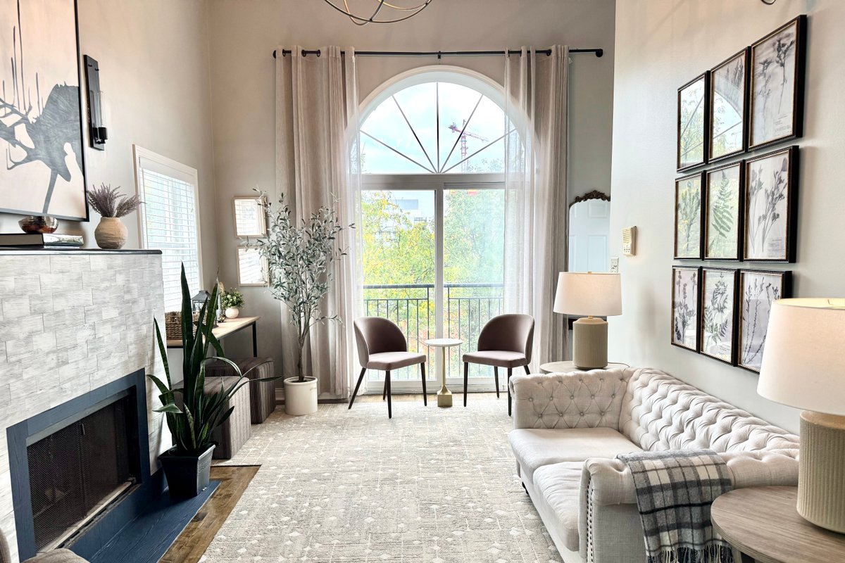 Sun-Soaked West Loop Penthouse/Private Rooftop/3BA