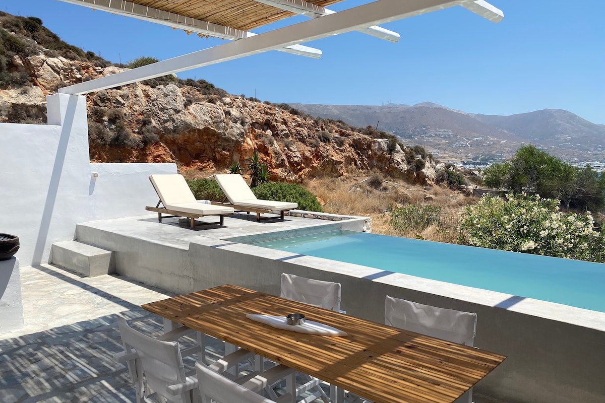 Krios Luxury Suites ~ Gold gallery image 4