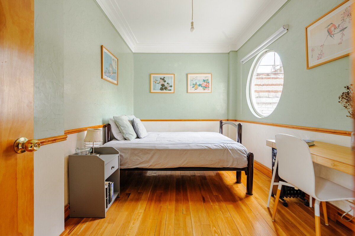 Oasis 2 BR condo w/ rooftop at Roma Norte. gallery image 5