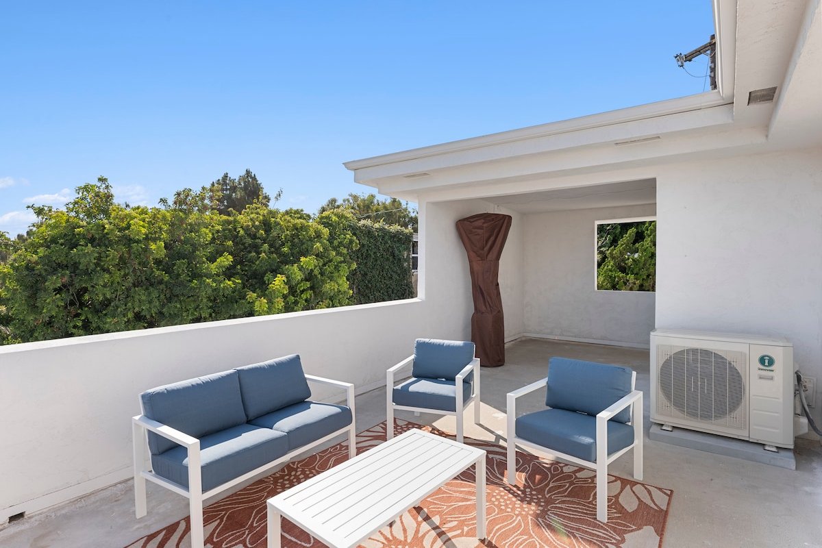 Luxury 7 BR Mission Hills Home with a View gallery image 5