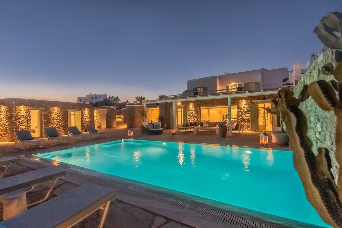 Mando 1 Pool Villa w Sea Views – Five Bedrooms gallery image 3