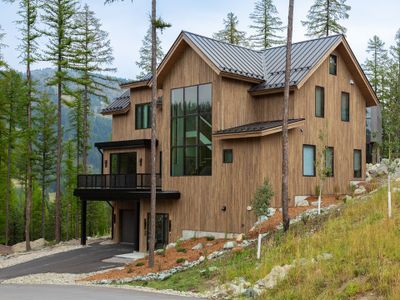 Luxury 2024 Whitefish Ski-in/Ski-out Home, Hot tub