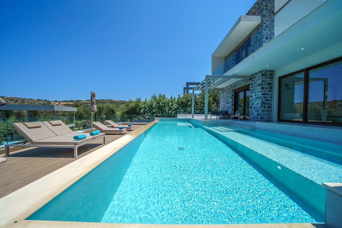 Elegant Nature Villa with Private Sauna by etouri gallery image 3