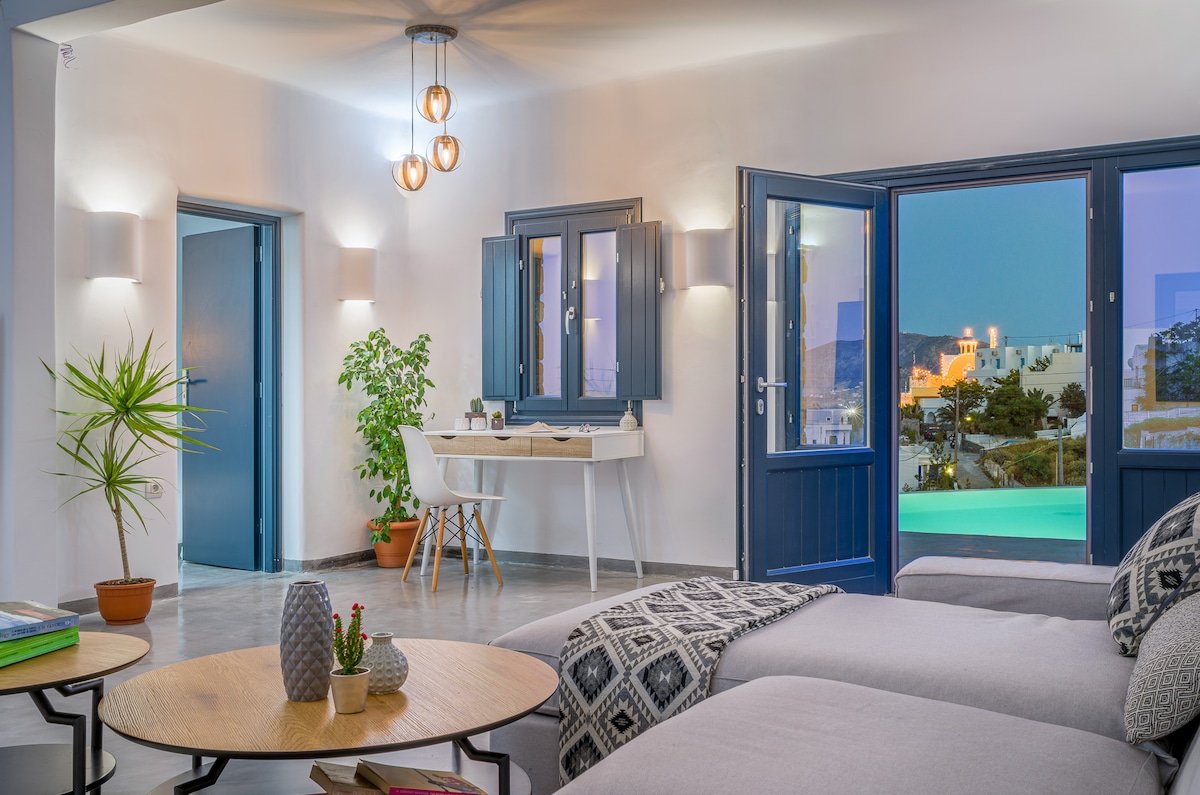 LaNera Luxury Villa – Infinity Pool, Hot Tub, Gym gallery image 3