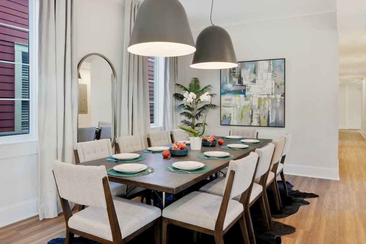 Modern Home | Heated Pool gallery image 3