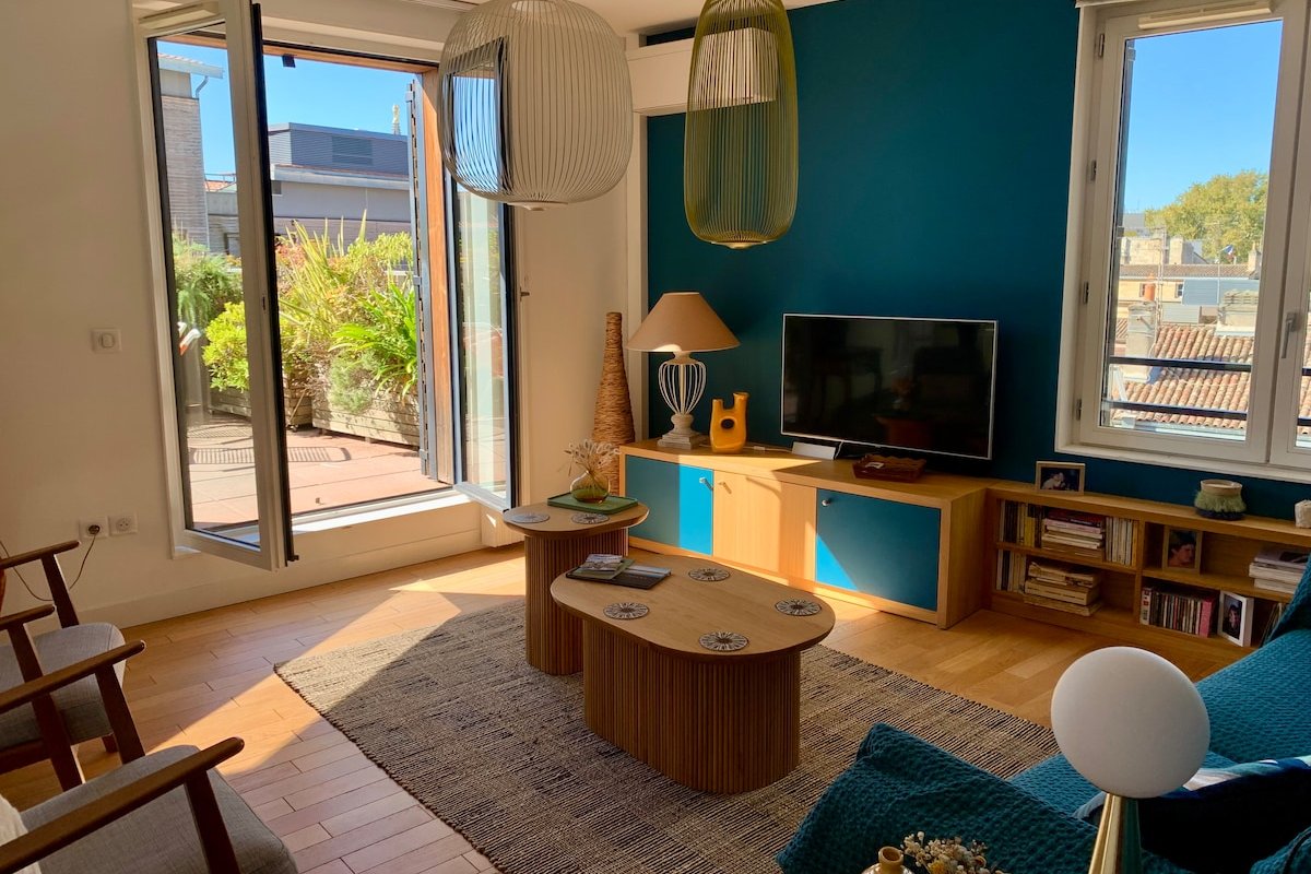 Magnificent apartment with terrace in the center gallery image 4