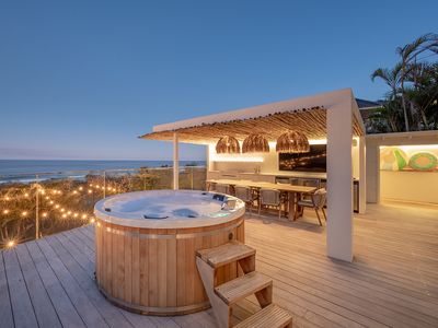 Beach Cabana @ Crusoe – Heated Pool, 1min to beach