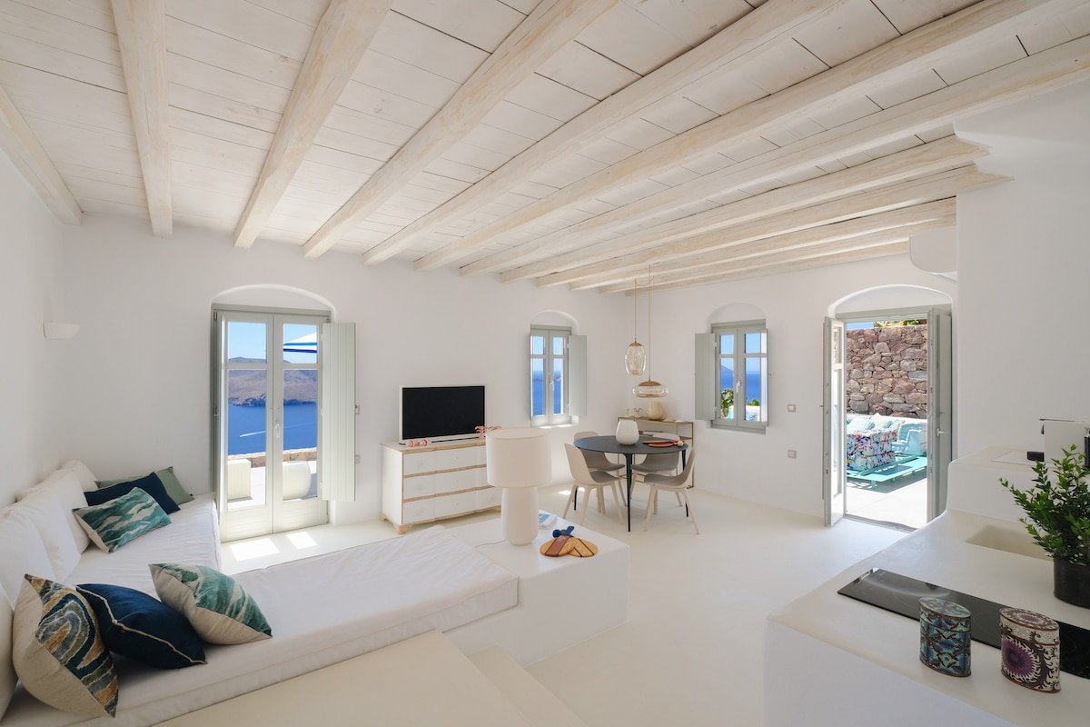 Odyssey Rock – Athena Luxury Sunset Spa Maisonette gallery image 5