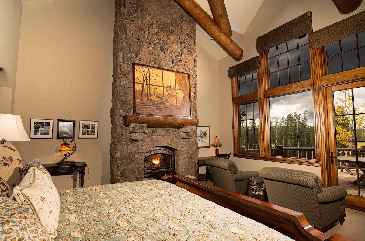 The Cabin | Ski-In & Ski-Out Chalet gallery image 3