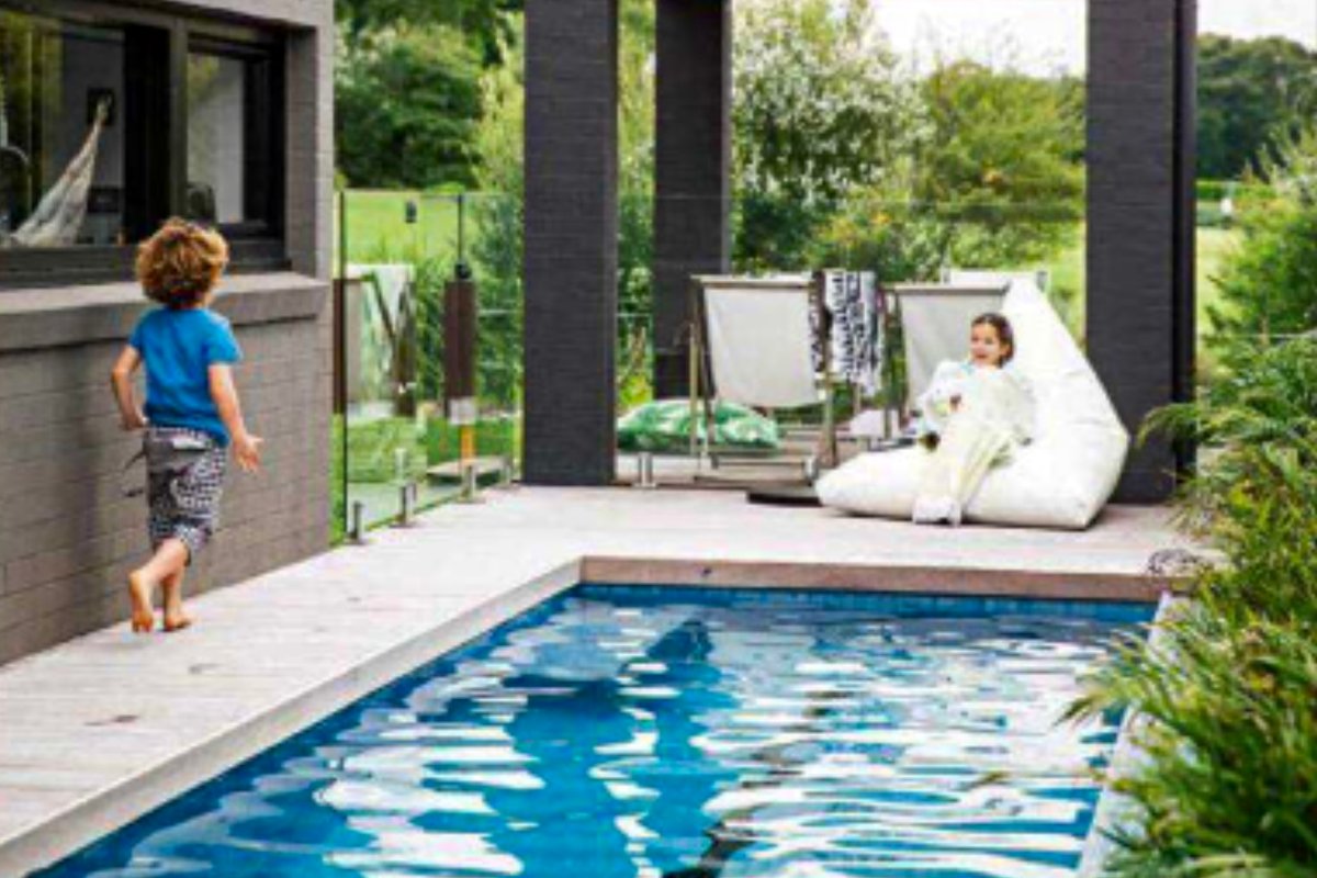 Resort feel 4/5 bed House, Lap Pool, golf view