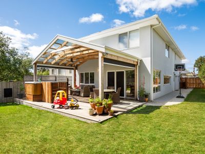 The Shady Tree with Hot Tub!