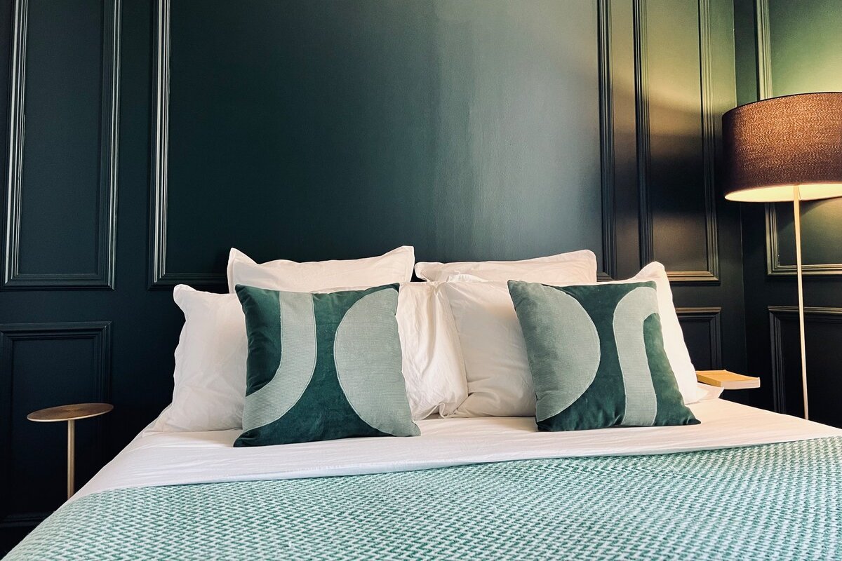 Somptueux appartement aux Grands-Hommes gallery image 3