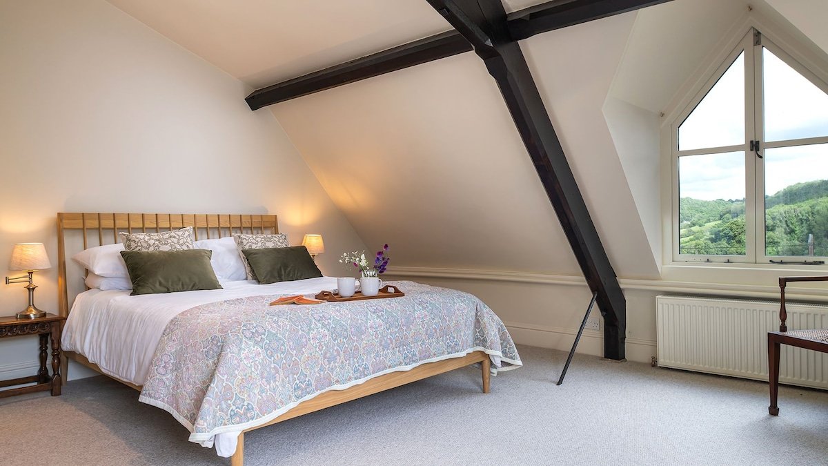 The Old Chapel – Family friendly – Slad Valley gallery image 2