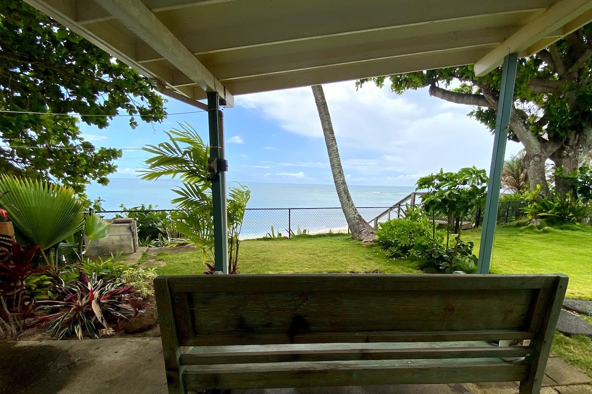 North Shore Beachfront Getaway gallery image 3