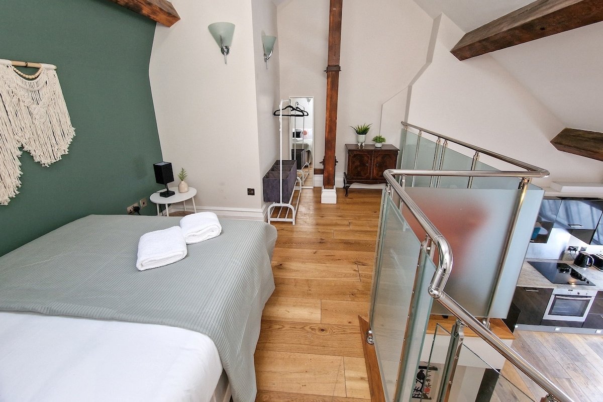 Luxury Piccadilly Duplex Flat by City SuperHost gallery image 4