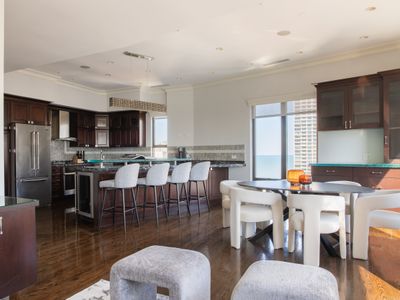 Luxury Designer Penthouse NW | Pool | Gold Coast