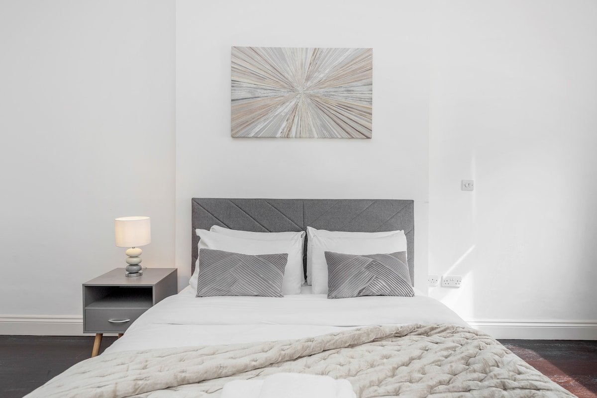 Spacious 2BR Townhouse Pavilion Road gallery image 4