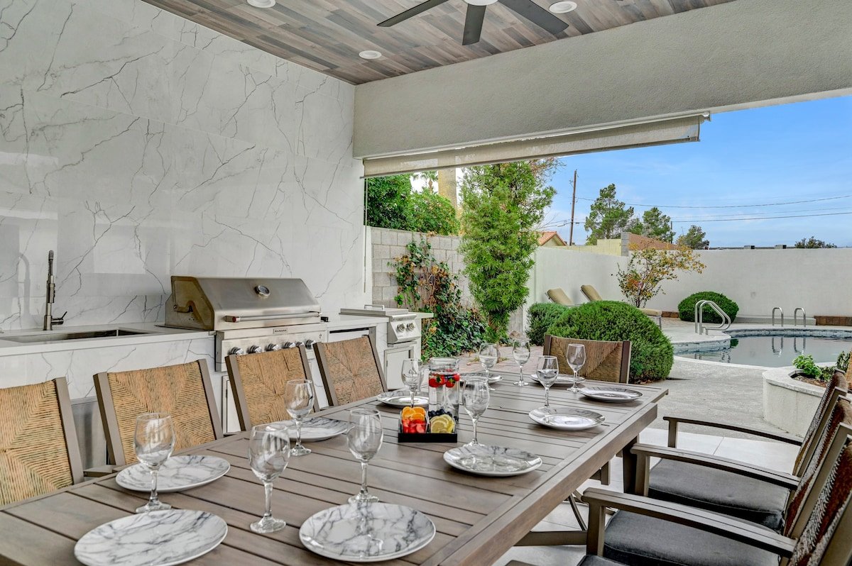 Luxury Villa Private Pool and Spa+Sauna+Billiard gallery image 3