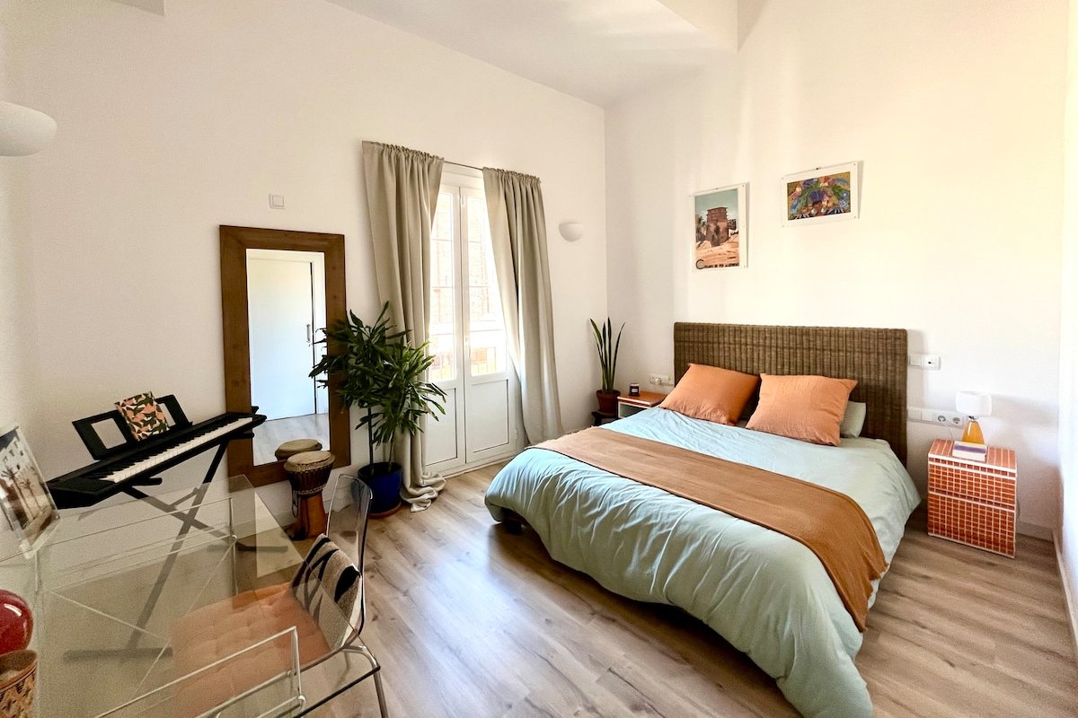 Charming triplex with terrace in Gracia 2B-2B gallery image 4