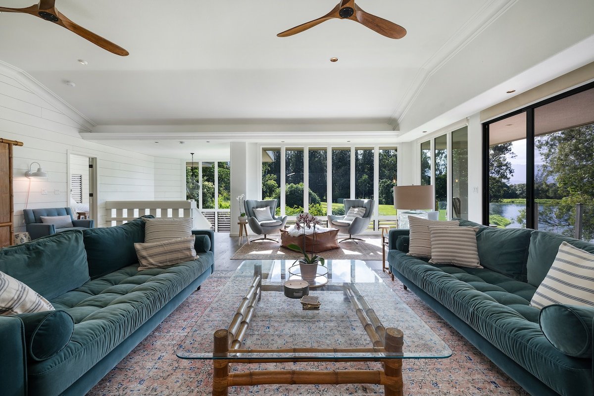 Amazing home w/pool & AC in bedrooms! gallery image 2