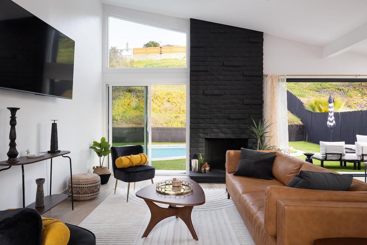 4 BR 3 BA |Hot Tub Pool| Parking| World Cup 2+ Hrs gallery image 5