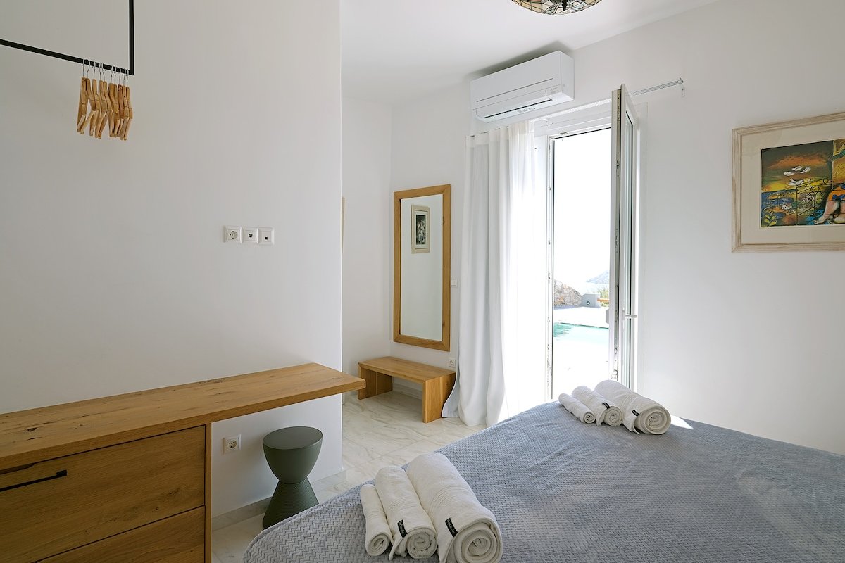 Villa Chara with Private Pool and Sea View gallery image 5