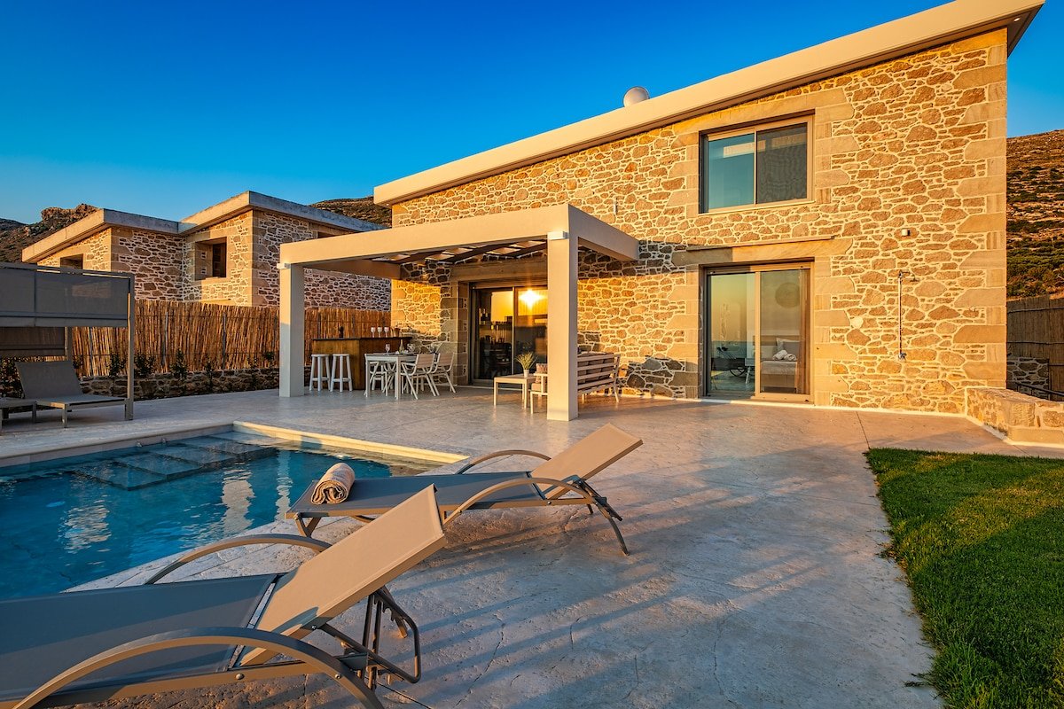 Seafront Villa Spira, Pool, View, FREE Breakfast gallery image 3