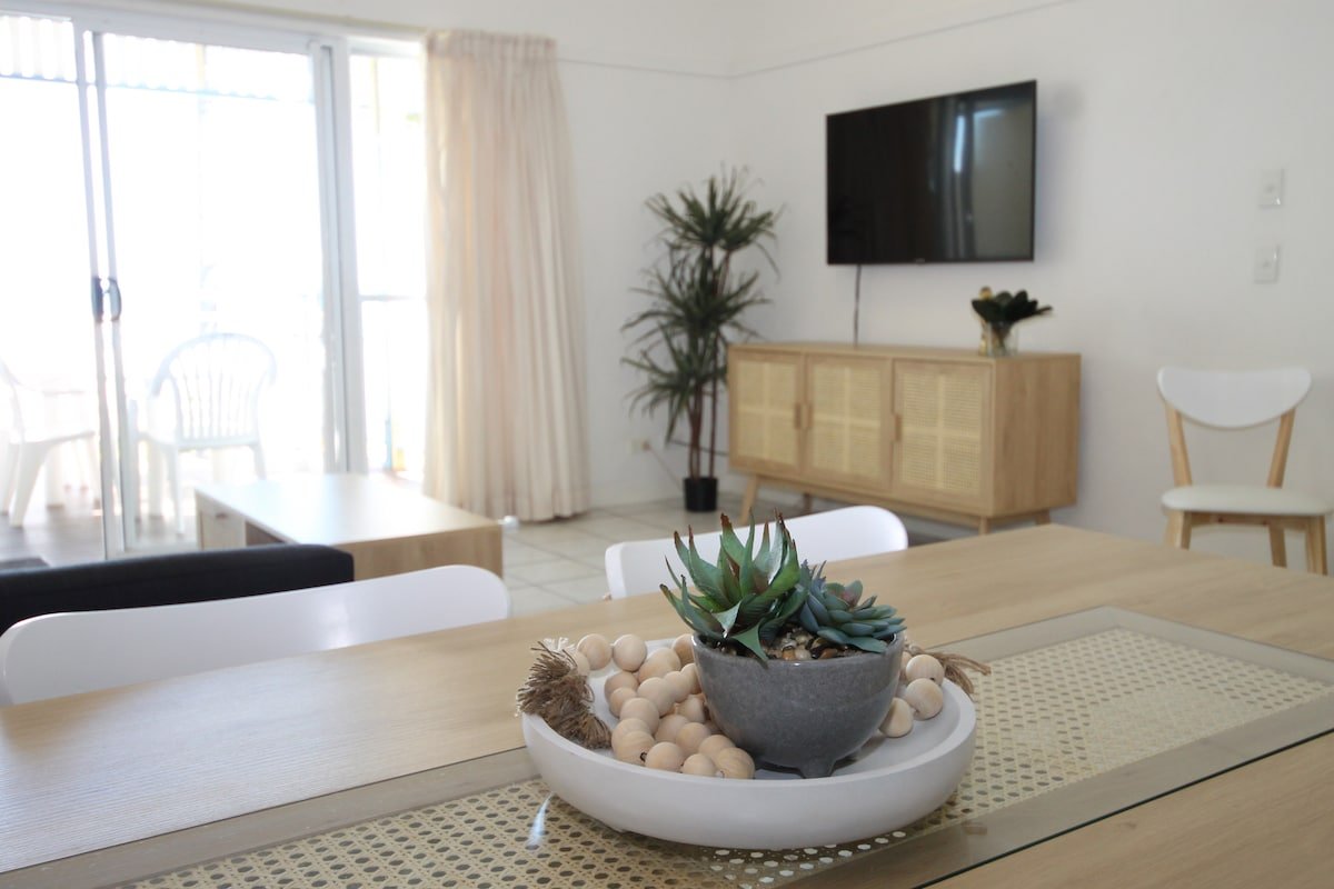 Tangalooma Beachfront Villa 40 – Air Conditioned gallery image 3
