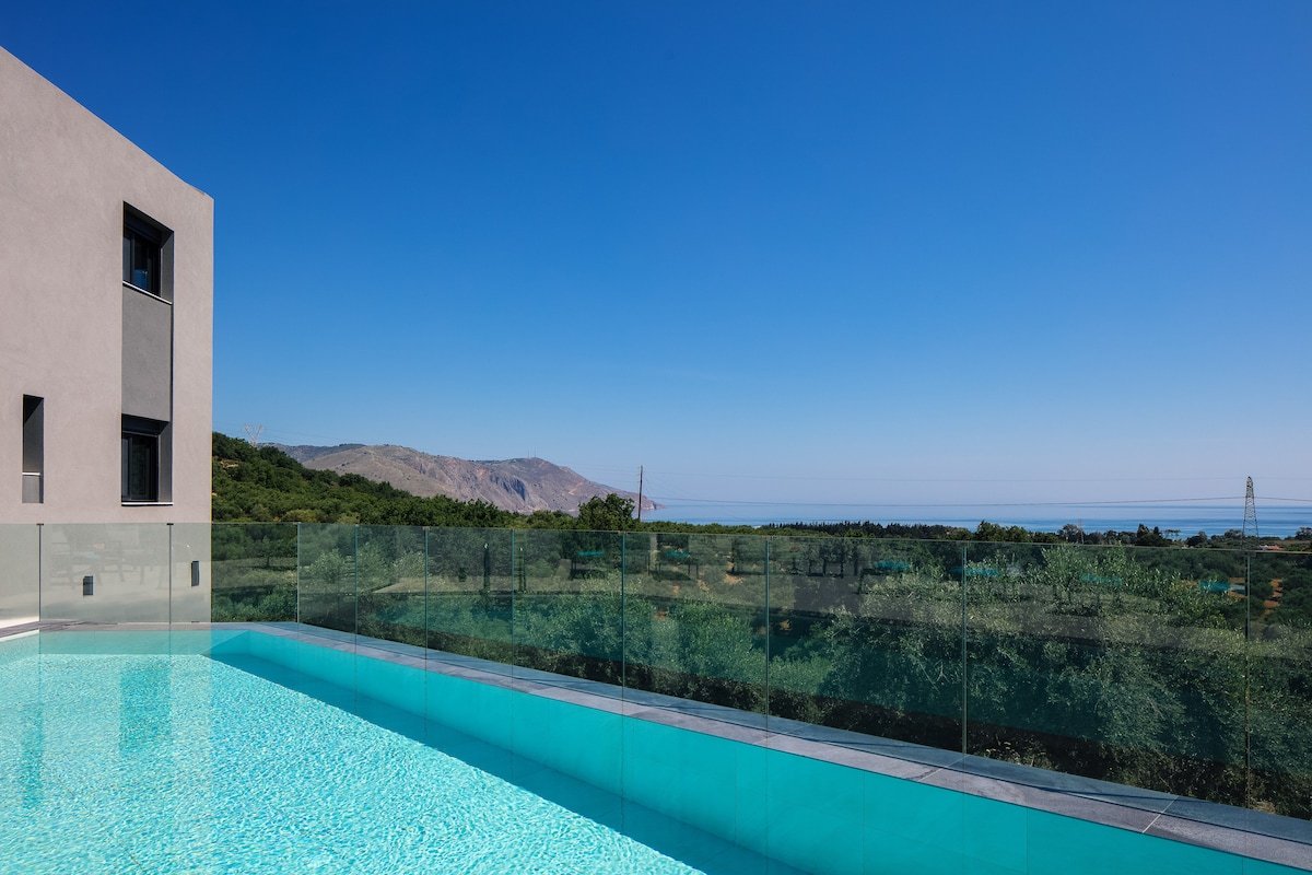 Sea views, hot tub, private pool & modern design! gallery image 3