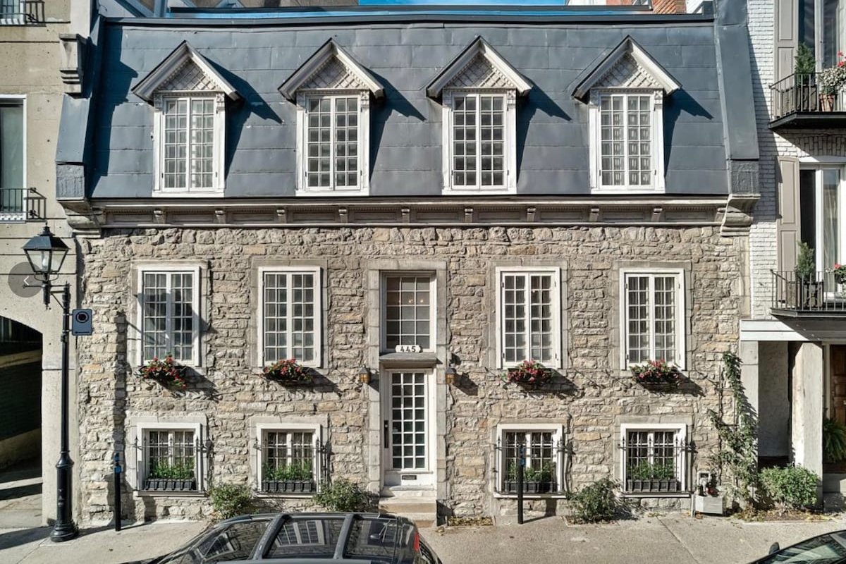 1 FREE Parking | Majestic Old Port Gem | MUST Stay gallery image 2