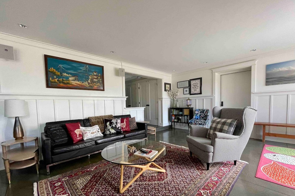 ★ Unique & Lovely on Queen Anne ★Close to Downtown gallery image 3