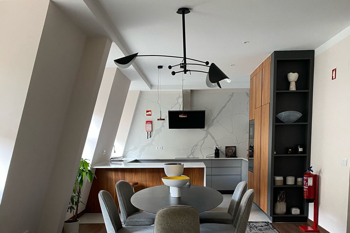 City Center Apt with Elevator Your Office inLisbon