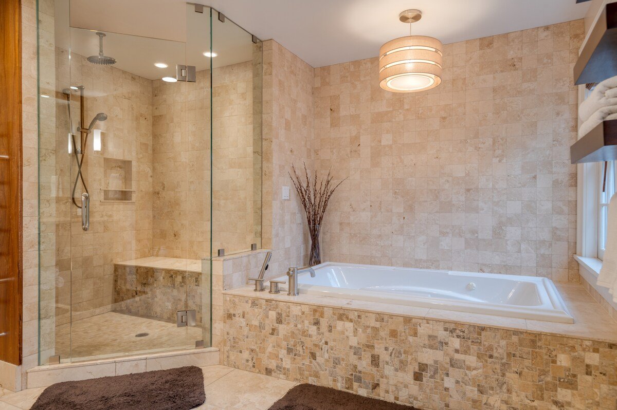 Sunny Pond Estate | Private Pond, Gym, Sleeps 20 gallery image 3