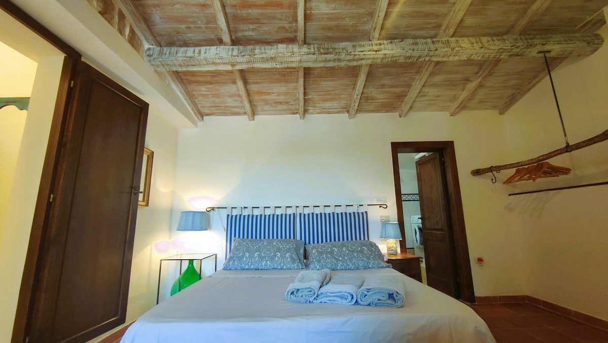 Holiday Cottage, great sea view gallery image 5