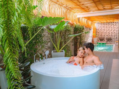 Family 4 BR Private Pool & Terrace, BTS Onnut