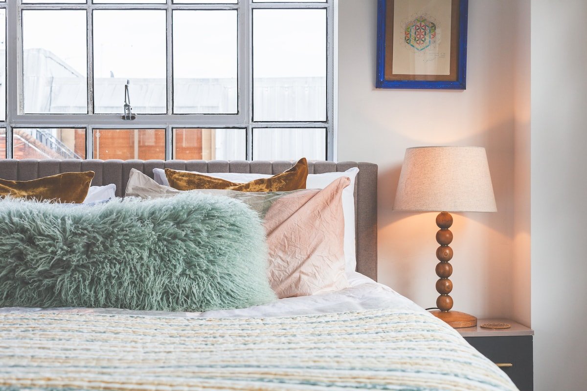 Huge Loft next to Baker Street for 6 guests gallery image 4