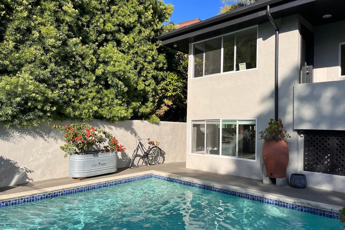 Midcentury home with pool in heart of LA gallery image 4