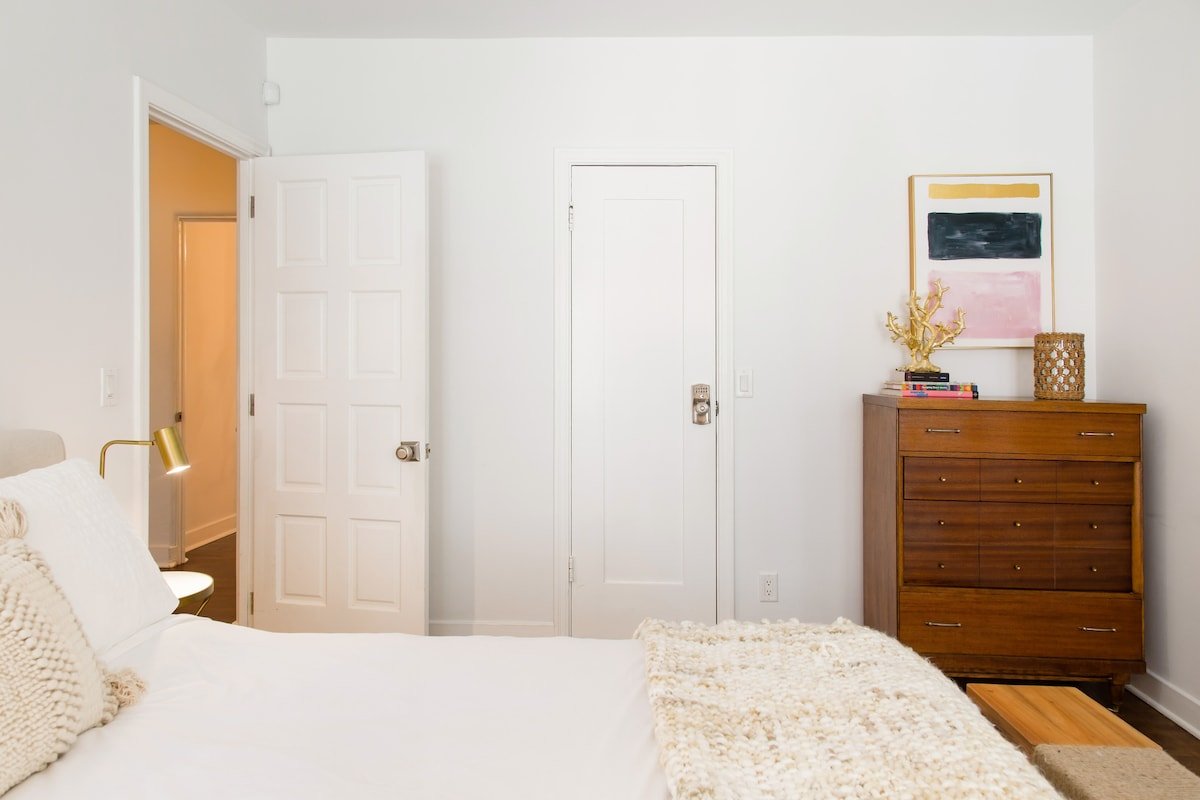 Beautiful West Hollywood Spanish Style Home with Pool gallery image 3