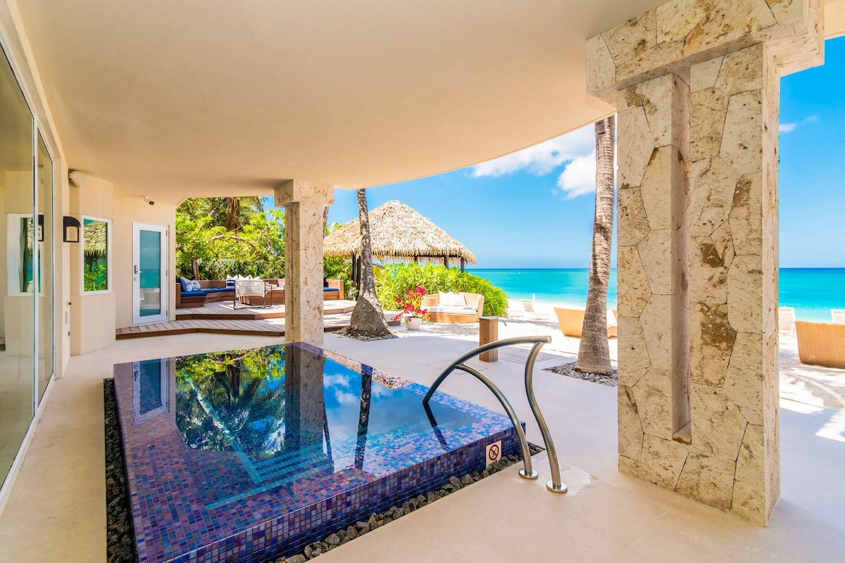 Seascape Villa gallery image 3