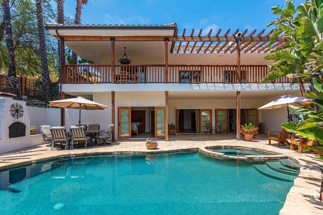 Entire villa in Malibu_5-bedroom with Pool and Spa gallery image 3