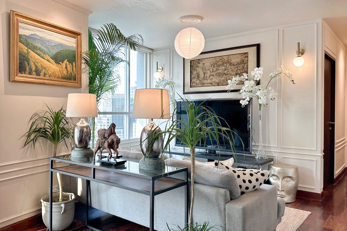 The Legacy | 2BR | BTS Chidlom | 101SQM | Langsuan gallery image 2